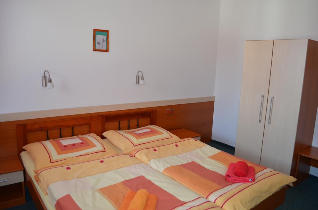 Hotel U Kapra Lázně Bělohrad Zimmer foto