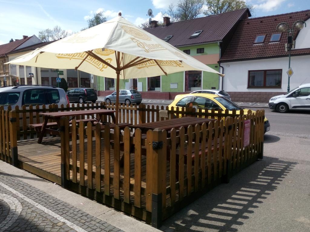 Hotel U Kapra Lázně Bělohrad Exterior foto